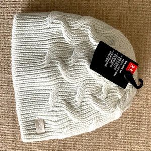 NWT cream colored underarmour Womens beanie